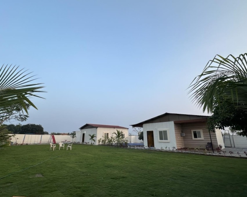 Commercial Land 1210 Sq.Yd